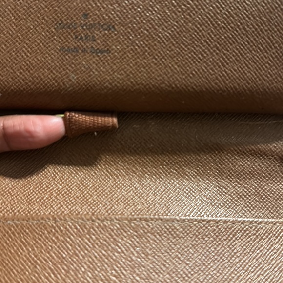 AUTHENTIC LOUIS VUITTON ZIPPY WALLET - Picture 10 of 17